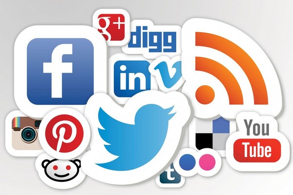 Giao diện diễn đàn J88.best với các bài viết và bình luận