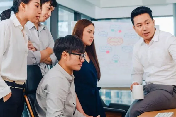 Biểu tượng chơi có trách nhiệm và hỗ trợ người chơi tại J88.best